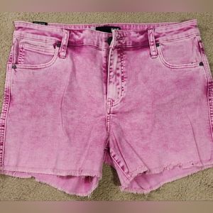 New without tag denim shorts in pink